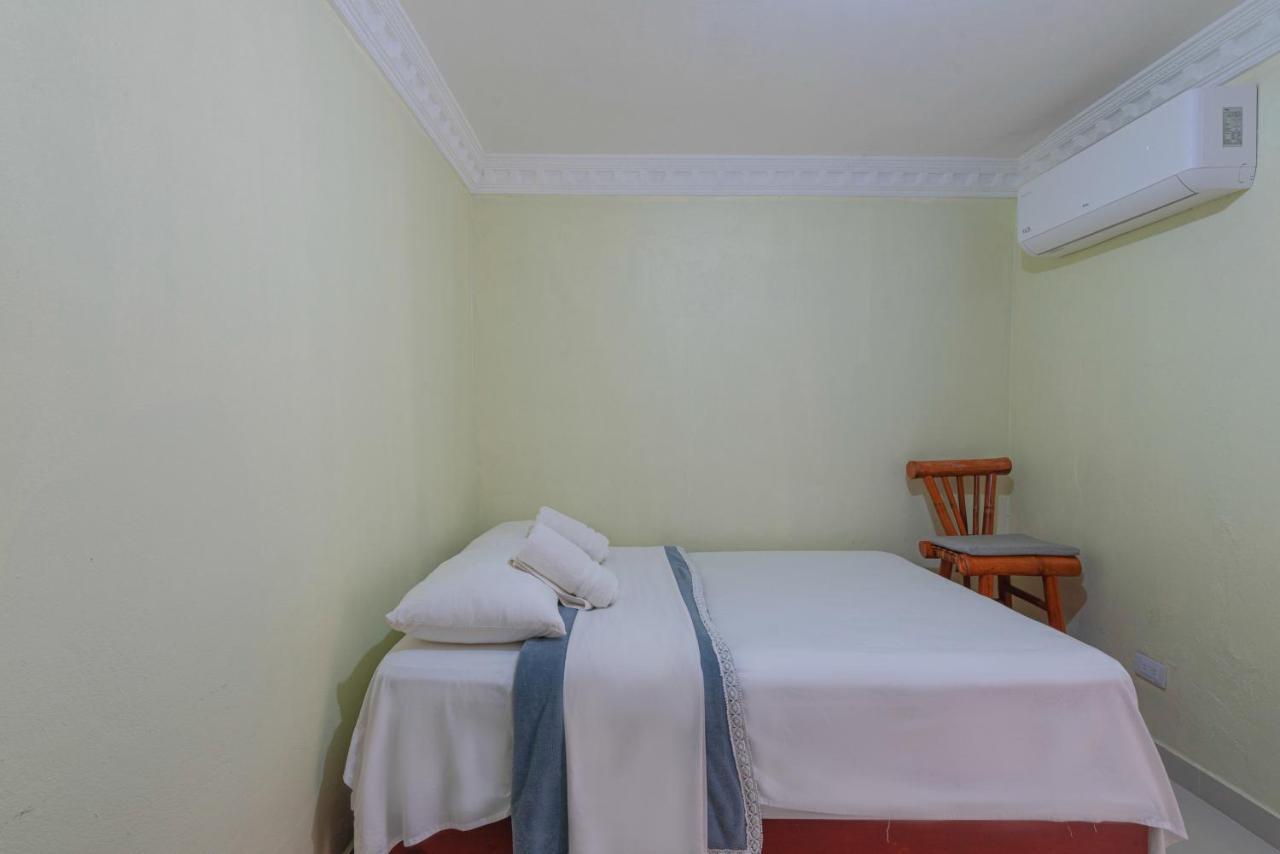 Bnb Tropical Island Aparthotel - Corales Del Sur - Santo Domingo Este Luaran gambar